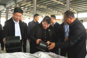湯陰縣委書記路錄平到華北工業塑料公司調研指導工作